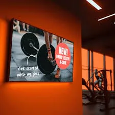 Digital signage voor sportscholen: van roosterbord naar extra omzetkanaal